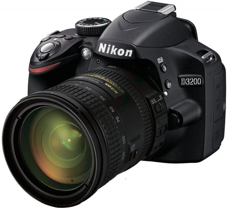 Nikon D3200 Kit 18-200 VR II