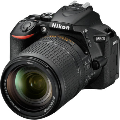 Nikon D5600 18-140VR 