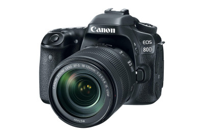 CANON EOS 80D KIT 18-135 F3-5-5.6 IS USM